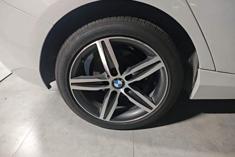 Used BMW 1 Series 2015 120i Sport Design Package Right Rear Wheel Hub
