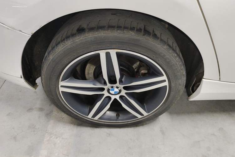 Used BMW 1 Series 2015 120i Sport Design Package Right Rear Wheel Hub