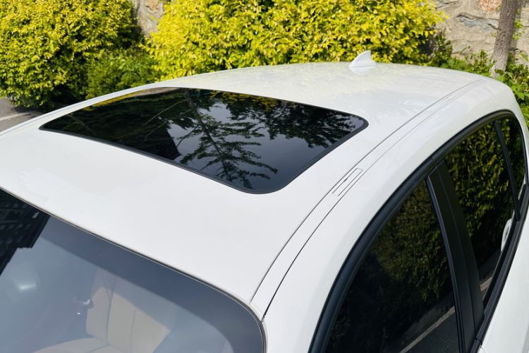 Used BMW 1 Series 2015 118i Leading Model Roof