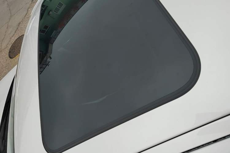 Used BMW 1 Series 2015 120i Leading Model Roof