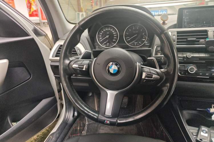 Used BMW 1 Series 2015 120i Leading Model Steering Wheel