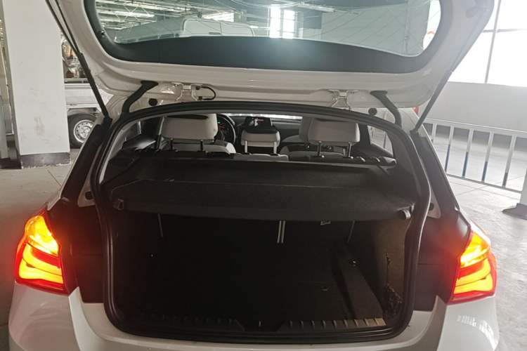 Used BMW 1 Series 2015 118i Urban Design Package Trunk