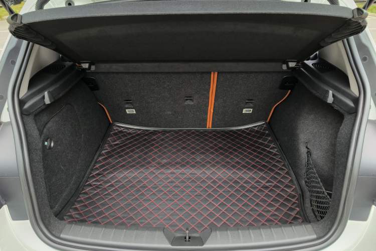 Used BMW 1 Series 2015 120i Leading Model Trunk