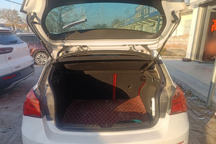 Used BMW 1 Series 2015 120i Leading Model Trunk