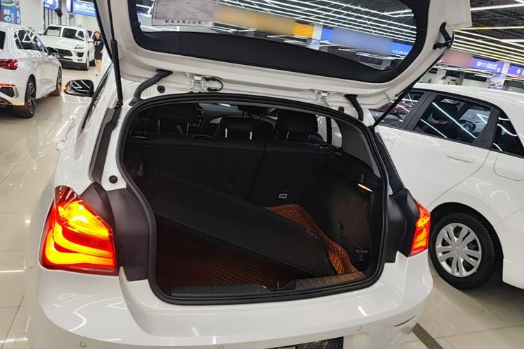 Used BMW 1 Series 2015 120i Leading Model Trunk