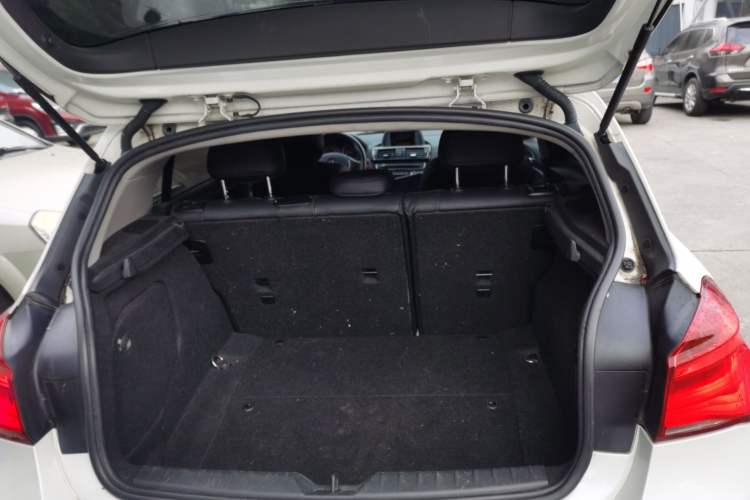 Used BMW 1 Series 2015 118i Leading Model Trunk