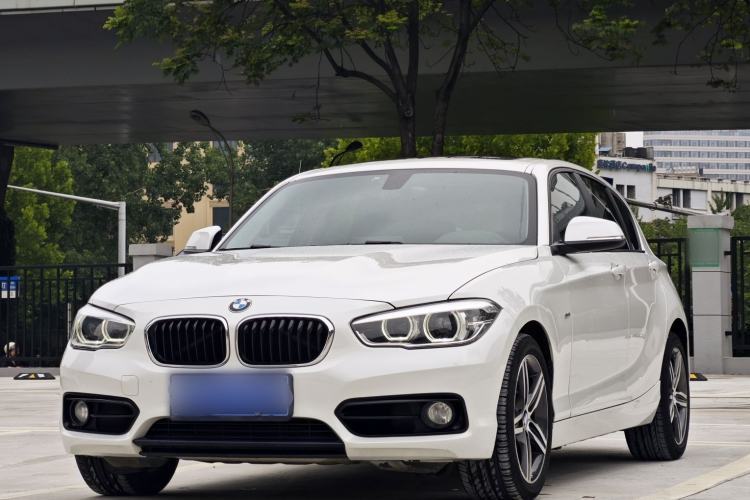 Used BMW 1 Series 2015 120i Sport Design Package Guazi used car, China used car export, Used car for sale, Used cars, Cheapest cars for sale