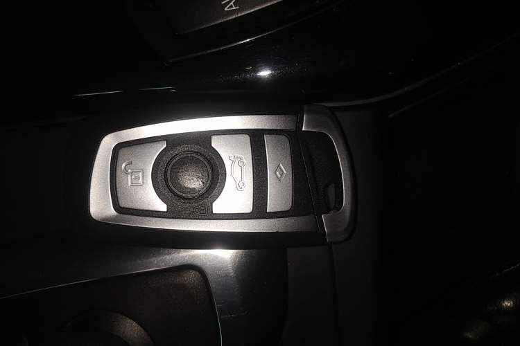 Used BMW 1 Series 2015 120i Sport Design Package Vehicle Key