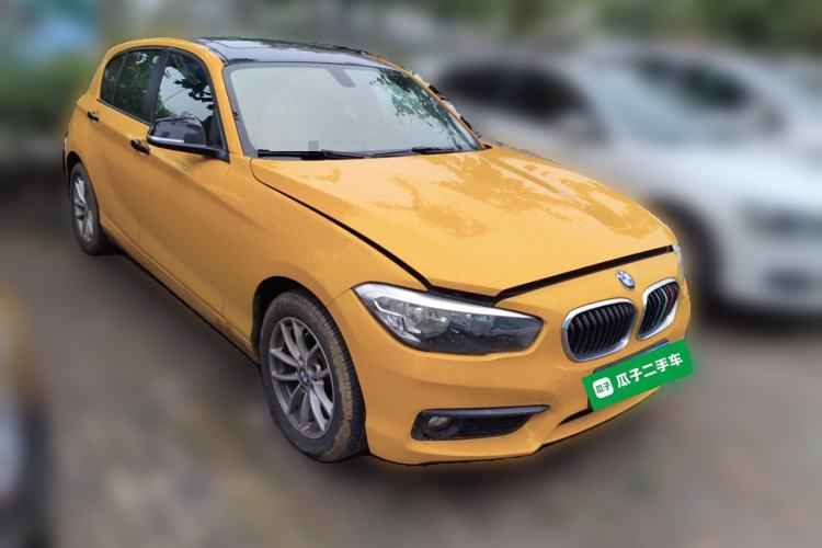 Used BMW 1 Series 2015 118i Leading Model Front Right 45 Deg