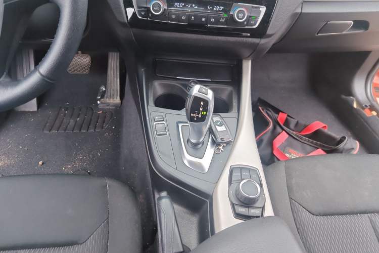 Used BMW 1 Series 2015 120i Leading Model Gear Lever