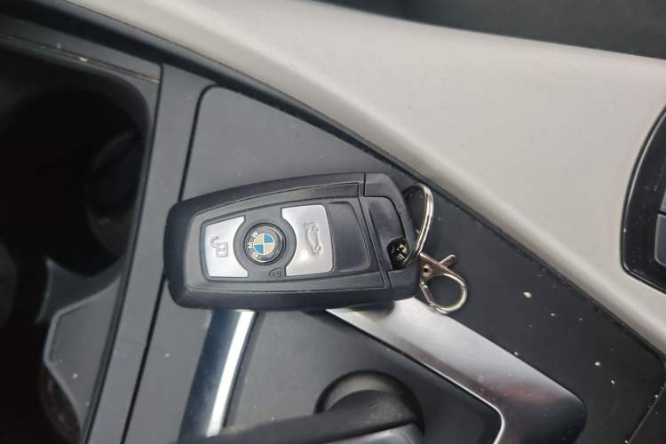 Used BMW 1 Series 2015 120i Leading Model Vehicle Key