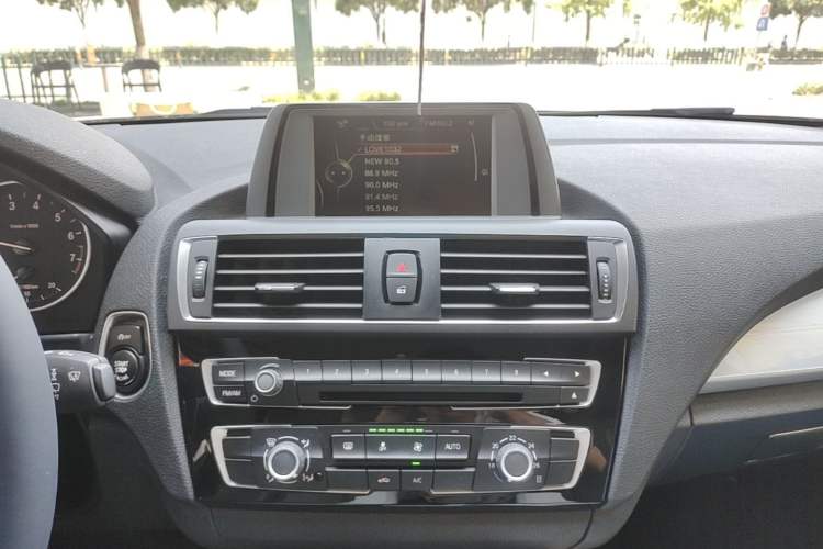 Used BMW 1 Series 2016 118i Urban Design Package Audio And AC Panel