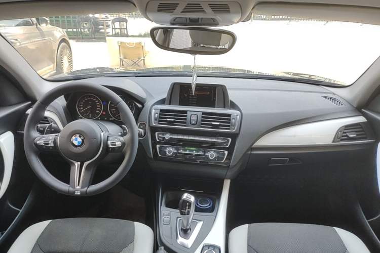 Used BMW 1 Series 2016 118i Urban Design Package Center Console
