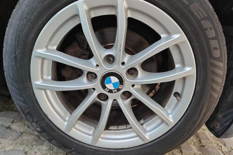 Used BMW 1 Series 2016 118i Leading Model Right Front Wheel Hub