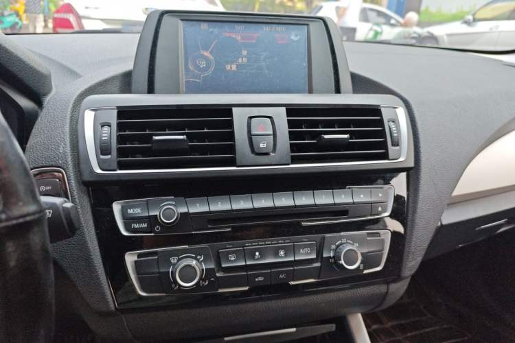 Used BMW 1 Series 2016 118i Leading Model Audio And AC Panel