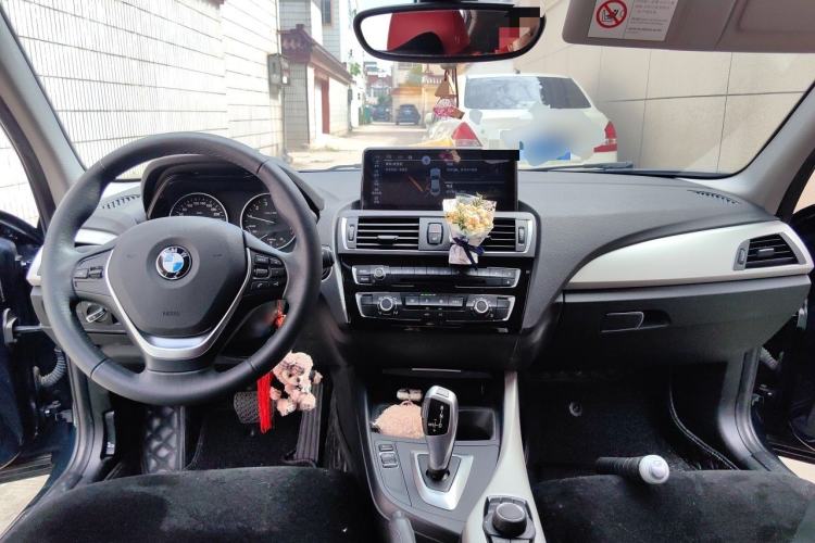 Used BMW 1 Series 2016 118i Leading Model Center Console