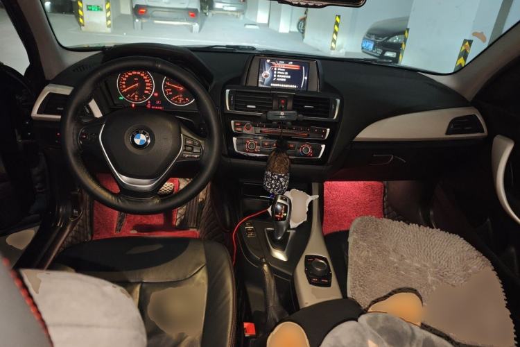 Used BMW 1 Series 2016 118i Leading Model Center Console