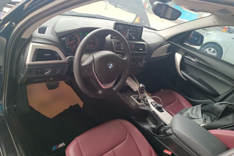 Used BMW 1 Series 2016 118i Leading Model Center Console
