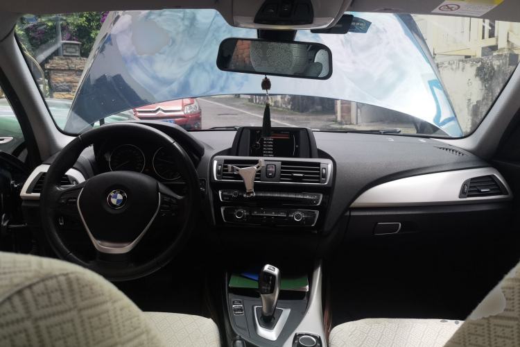 Used BMW 1 Series 2016 118i Leading Model Center Console