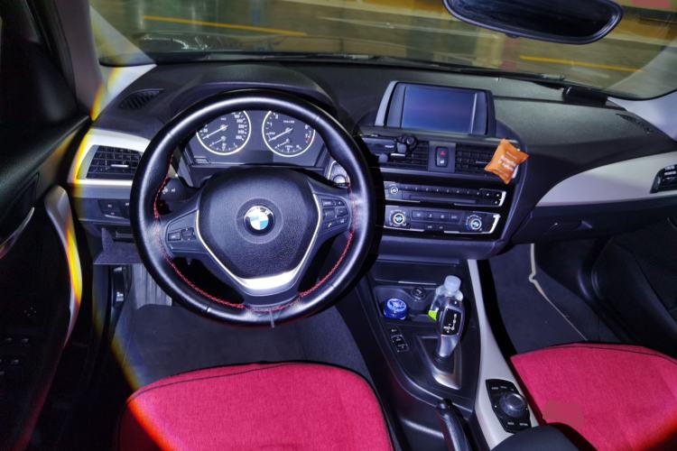 Used BMW 1 Series 2016 118i Leading Model Center Console
