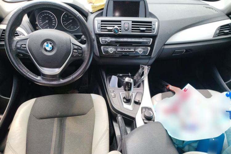 Used BMW 1 Series 2016 118i Leading Model Center Console