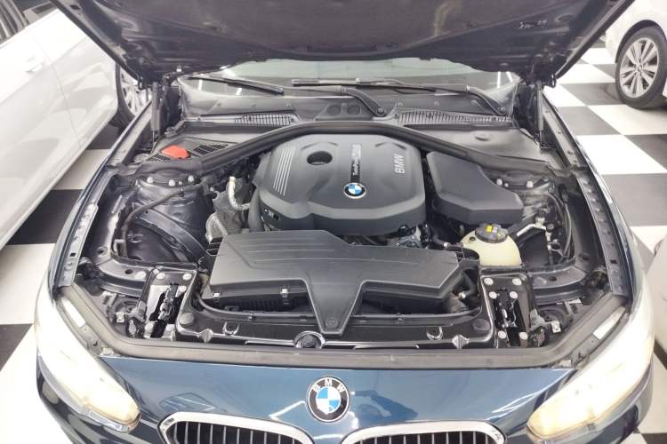 Used BMW 1 Series 2016 118i Leading Model Engine Bay