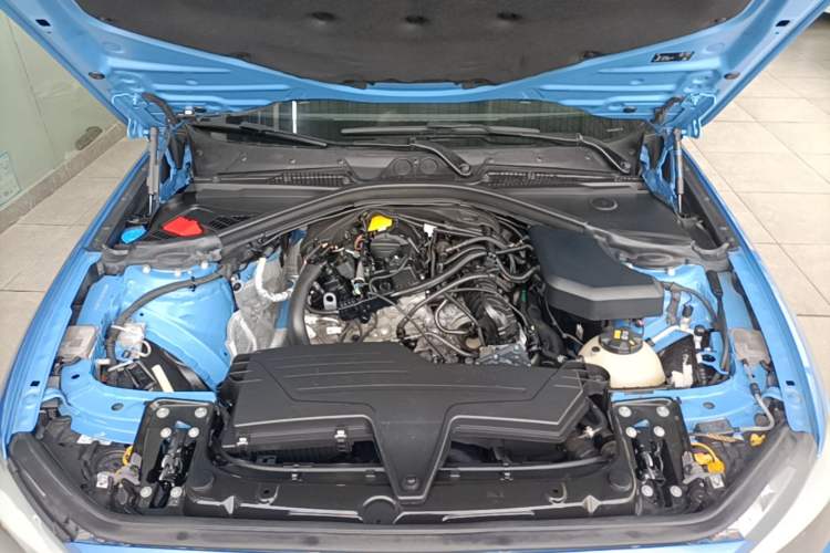 Used BMW 1 Series 2016 118i Leading Model Engine Bay