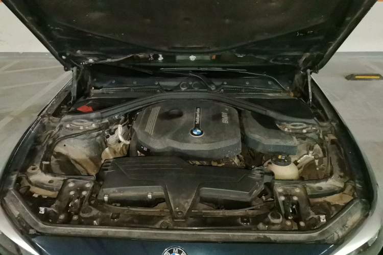 Used BMW 1 Series 2016 118i Leading Model Engine Bay