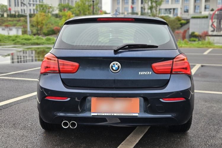 Used BMW 1 Series 2016 120i Leading Model Exterior 2