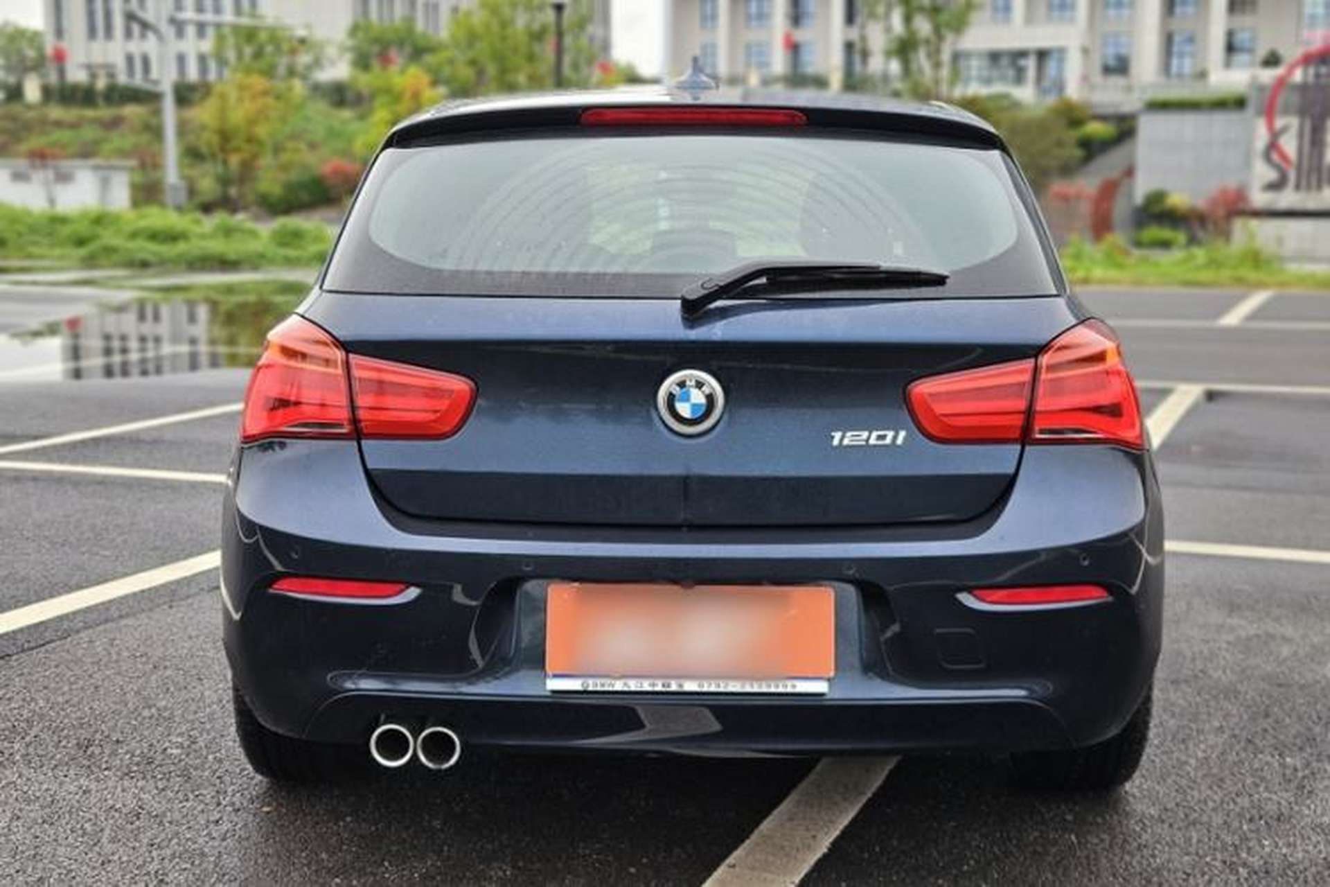 Used BMW 1 Series 2016 120i Leading Model Exterior 2