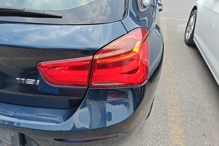 Used BMW 1 Series 2016 118i Leading Model Exterior 3