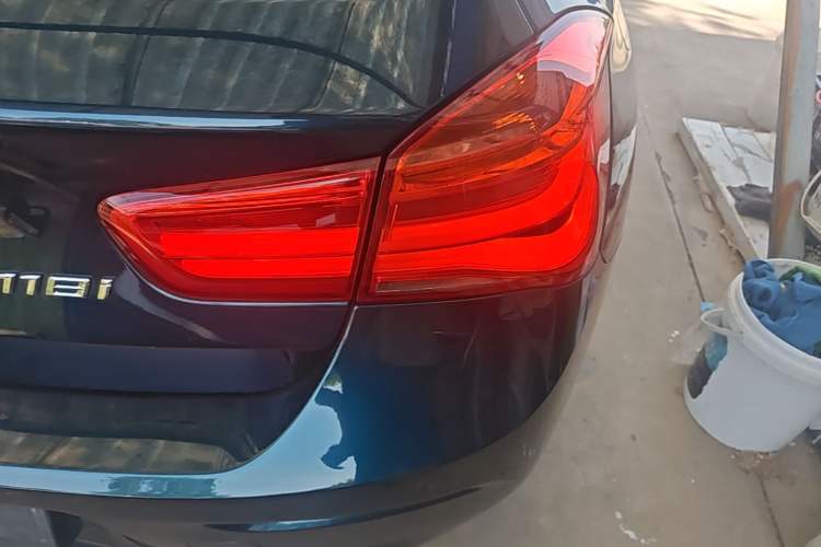 Used BMW 1 Series 2016 118i Leading Model Exterior 3