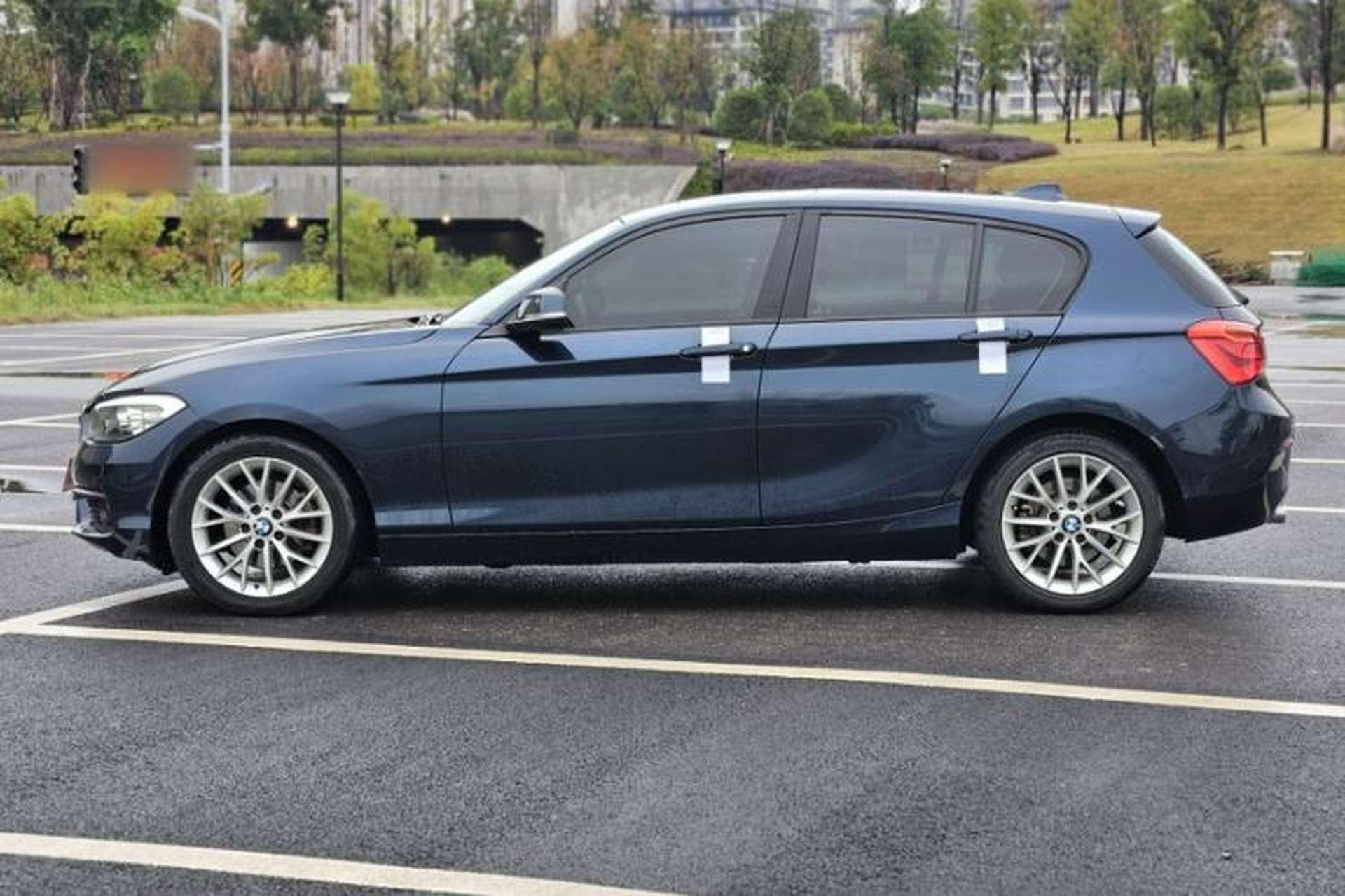 Used BMW 1 Series 2016 120i Leading Model Exterior 4