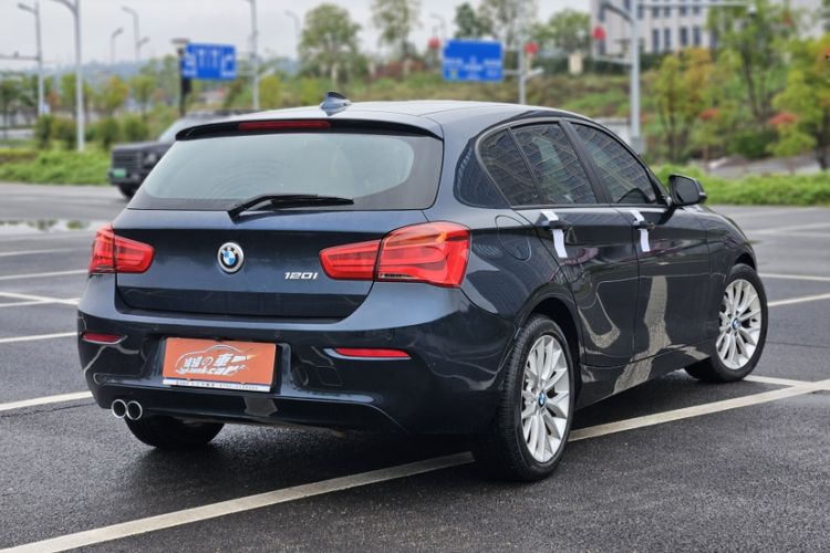 Used BMW 1 Series 2016 120i Leading Model Exterior 5