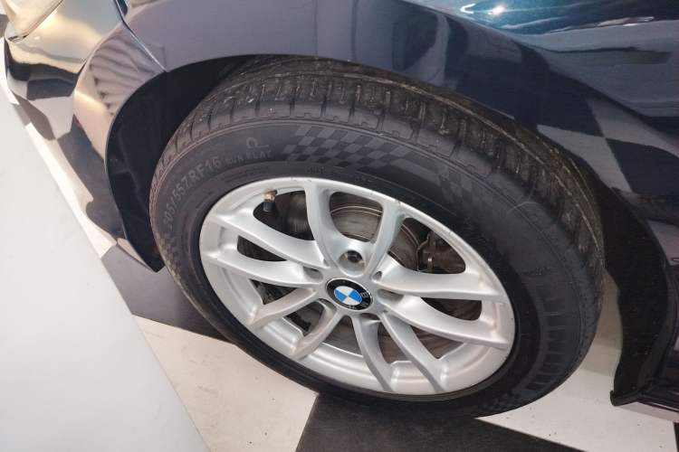 Used BMW 1 Series 2016 118i Leading Model Exterior 7
