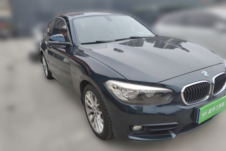 Used BMW 1 Series 2016 120i Leading Model Front Right 45 Deg