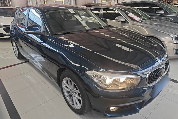 Used BMW 1 Series 2016 118i Leading Model Front Right 45 Deg