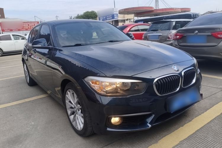 Used BMW 1 Series 2016 120i Leading Model Front Right 45 Deg