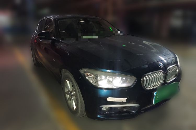 Used BMW 1 Series 2016 118i Urban Design Package Front Right 45 Deg