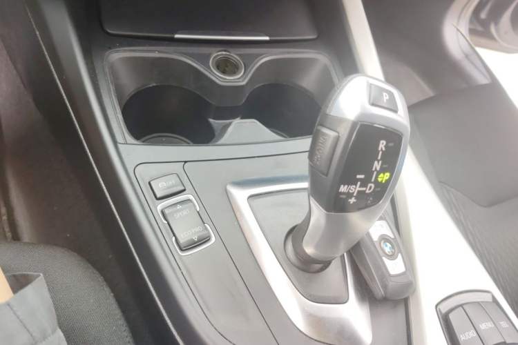 Used BMW 1 Series 2016 120i Leading Model Gear Lever