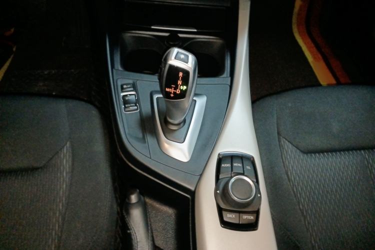 Used BMW 1 Series 2016 120i Leading Model Gear Lever