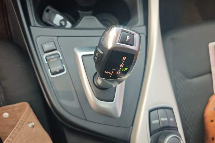 Used BMW 1 Series 2016 118i Leading Model Gear Lever