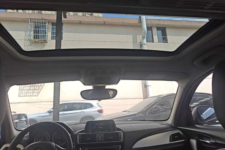 Used BMW 1 Series 2016 118i Leading Model Headliner