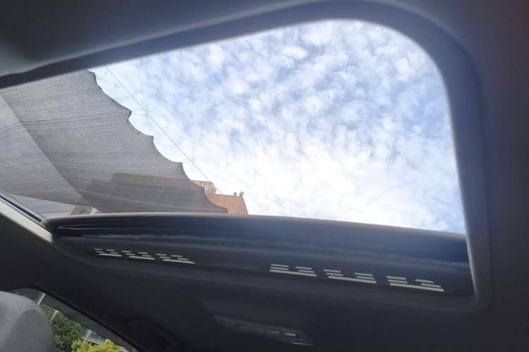 Used BMW 1 Series 2016 120i Leading Model Headliner