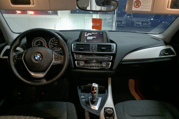 Used BMW 1 Series 2016 120i Leading Model Interior 2