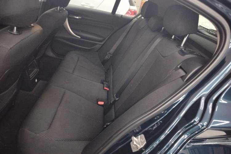 Used BMW 1 Series 2016 118i Leading Model Interior 4