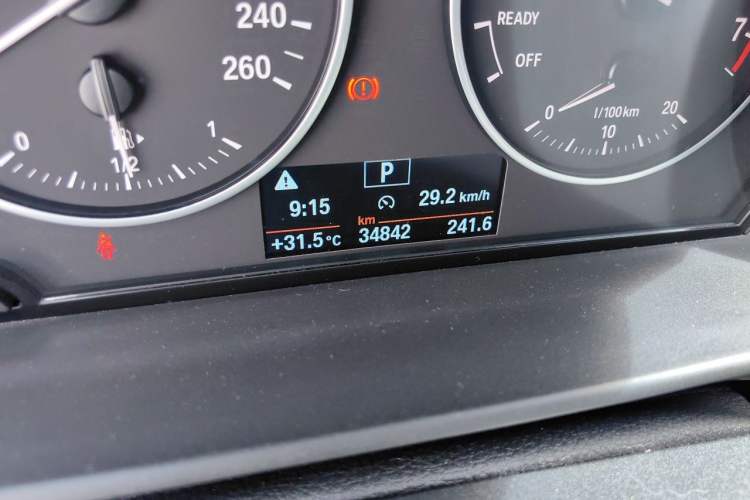 Used BMW 1 Series 2016 118i Leading Model Odometer Close Up