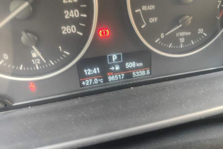 Used BMW 1 Series 2016 118i Leading Model Odometer Close Up