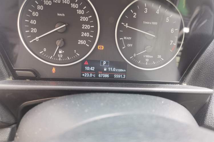 Used BMW 1 Series 2016 118i Leading Model Odometer Close Up