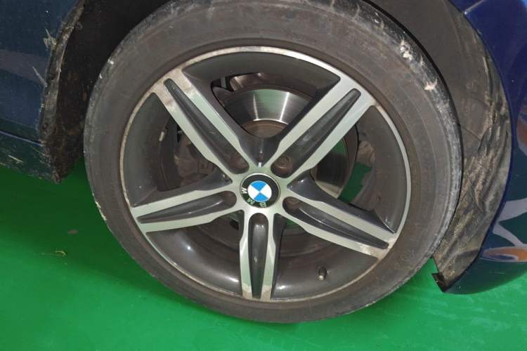 Used BMW 1 Series 2016 120i Sport Design Package Right Front Wheel Hub